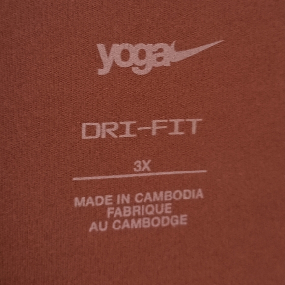 NWT Nike Yoga Dri Fit Infinilon Luxe Crop Tank Top Size 3X - Picture 10 of 11